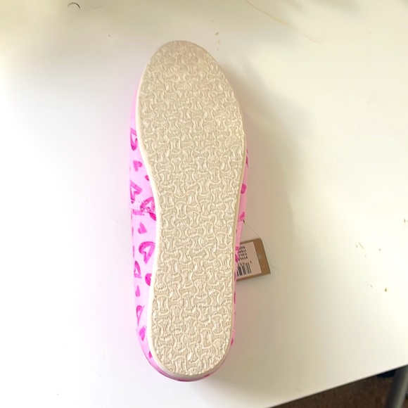 Toms - Picture 2 of 4